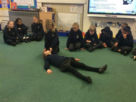 Y6 had a First Aid workshop with St John’s Ambulance – St. Johns