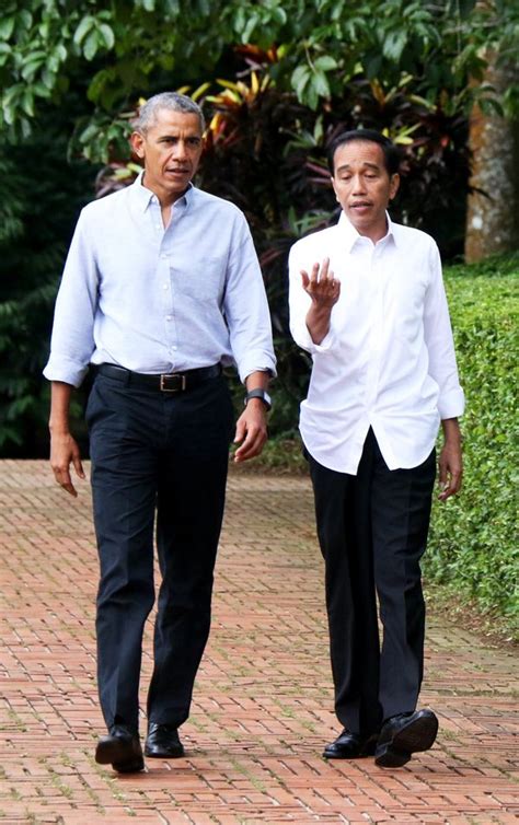 Barack Obamas Swaggiest Outfits From Suits To Swimsuits Huffpost