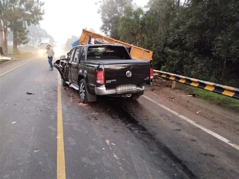 Caminhonete Bate Na Traseira De Trator Na BR 280 Em Canoinhas JMais