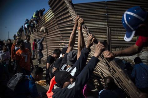 migrant caravans journey to the u s border photos image 201 abc news