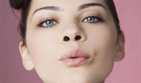 The Guide To A Perfect Pout How To Fight Wrinkles Thin Lips And Lip