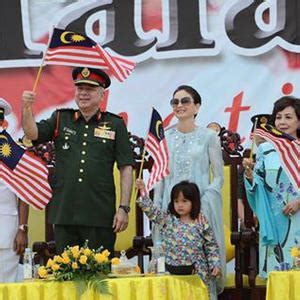 Raja nazira is on facebook. Foto Comel YM Raja Nazira Safya Di Sambutan Merdeka Negeri ...