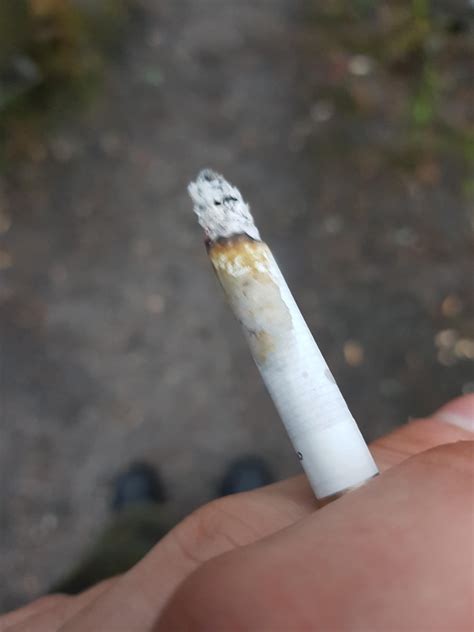 Blursed cigarette : Cigarettes