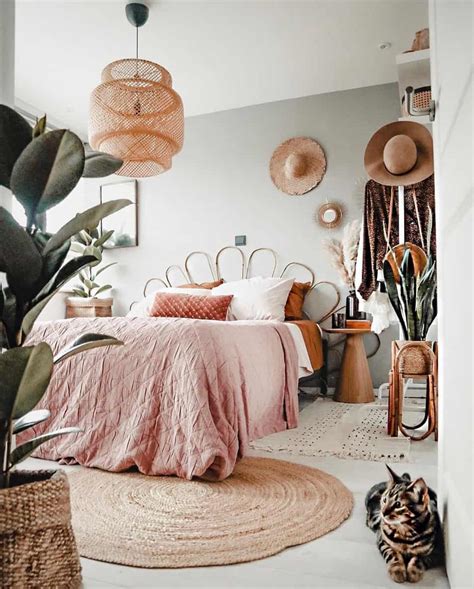Creating Your Tropical Bedroom With These 11 Design Ideas