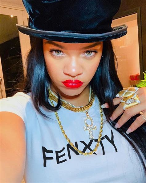 Rihanna On Instagram 🎩💗 Fenty With The X 🤍 Rihanna Badgalriri