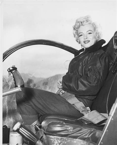 Marilyn Monroe Photographed On A F 84 Thunderjet In Korea 1954 ️ Marilyn Monroe 1962 Marilyn