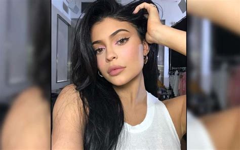 Kylie Jenner Sizzles In Bikini Again After Dropping 40lbs In Just 12