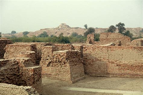 Around 4000 years back, this city was worked in sindh, pakistan. Mohenjo-daro! | Harappa