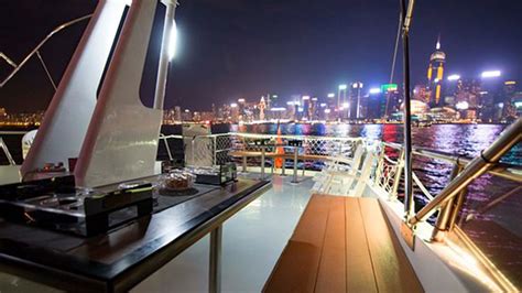 Victoria Harbour Cruise On A Luxury Yacht