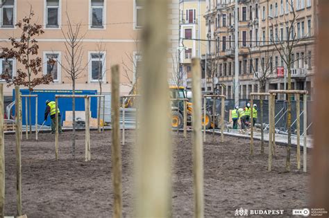 Folytatódik A Blaha Lujza Tér Felújítása