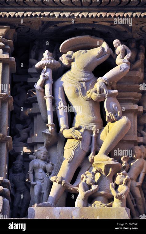 Varaha Encarnación De Vishnu En El Muro Del Templo Jagadambi Khajuraho