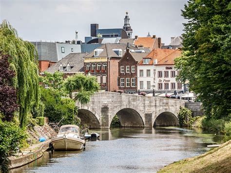 It gained its city charter around 1231 and became the seat of the roman catholic diocese of roermond in 1559. Sjtadshaof Roermond - Nieuwbouwproject :: Roermond