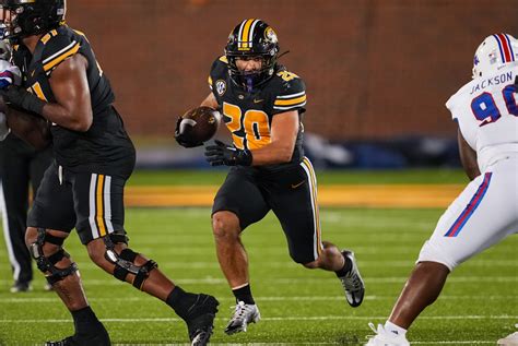 Tigers Rb Cody Schrader Says Offense Needs To Put Missouri Defense In Position To Win Mizzou