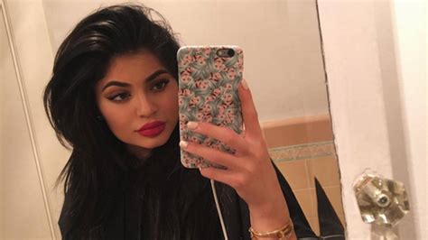 every product kylie jenner used to do her makeup on snapchat