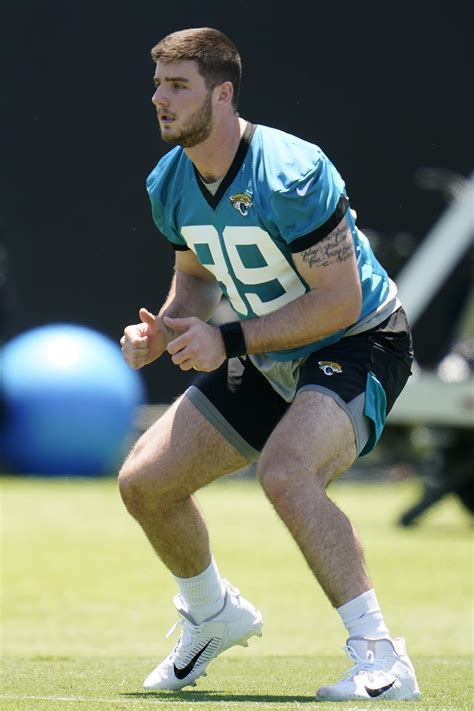 Jaguars Te Farrell A 5th Round Pick Signs Rookie Contract Ap News