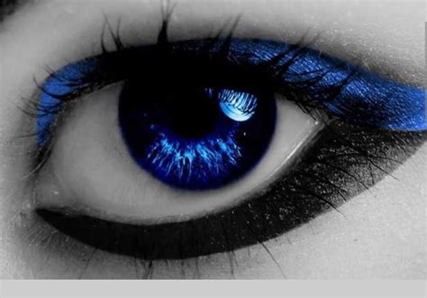Electric Blue Eye Reflecting The Moon Eyes Pinterest Blue