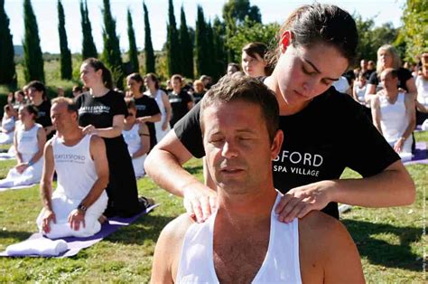 largest simultaneous massage world record gagdaily news