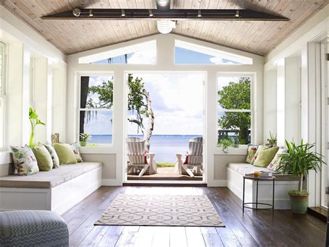 To accomplish a beach type theme, you must take all your home decor hints from nature. Decorating a Beach House? Follow David Bromstad's Design ...