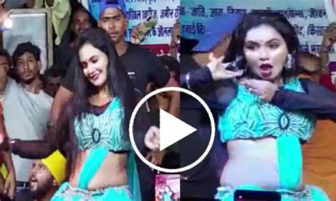 After Mms Video Leak Bhojpuri Actress Trishakar Madhu Falls While Performing After Stage