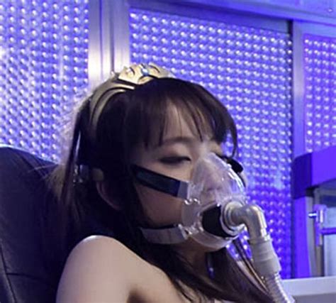 Pin By Pon Muki On Mask Mask Girl Oxygen Mask Scuba Girl