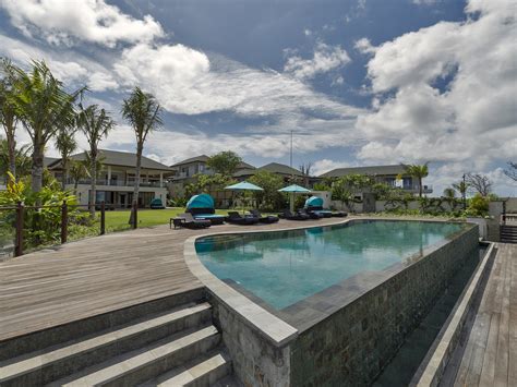 Top Beachfront Holiday Villas In Bali For True Luxury Lovers Unique