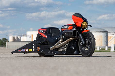 2017 Harley-Davidson Street Rod 750 goes drag racing