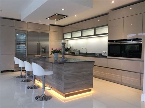 50 Stunning Modern Kitchen Design Ideas Homyhomee Kitchen