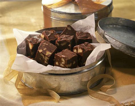 Easy And Rich Walnut Fudge Recipe