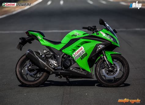 Kawasaki ninja 250r (super sport bike): Kawasaki Ninja 250R Review - xBhp.com