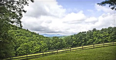 This secluded 400 acre retreat located on the north toe river in spruce pine, nc, offers peace, quiet and tranquility. Springmaid Mountain Cabins & Campground Spruce Pine, NC ...