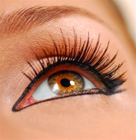 How To Apply And Remove False Eyelashes