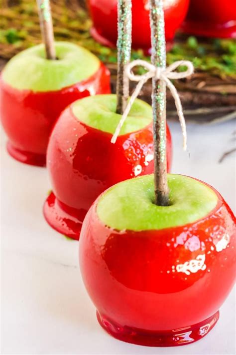How To Make Toffee Apples Candy Apple Recipe Apple Recipes New