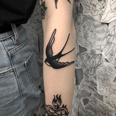 101 amazing sparrow tattoo ideas that will blow your mind in 2020 sparrow tattoo traditional