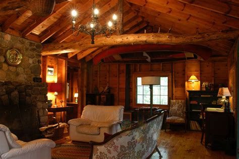 Great Adirondack Style Cabin Interior Love The Canoe On The Ceiling