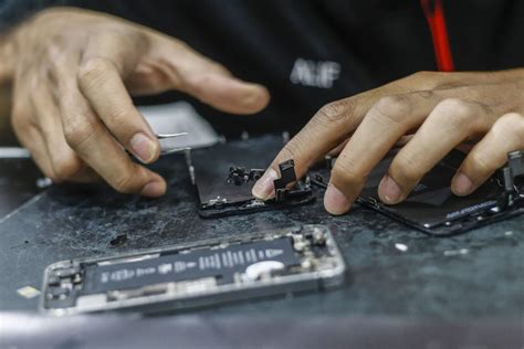 Apple Has Quietly Launched An In Home Repair Program For Iphones Techspot