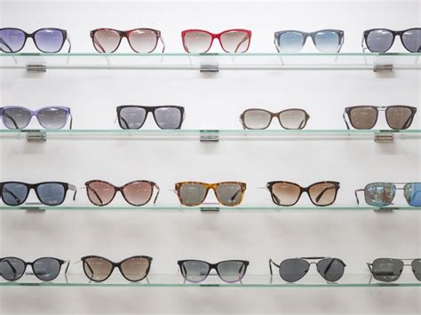 How To Choose Your Sunglasses Lenses Leightons Opticians