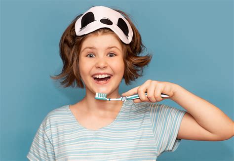 The Right Way To Brush Your Teeth And 7 Faqs Harmony Dental
