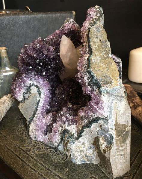 Large Amethyst and Calcite Cave / Big Crystal Cluster / Large Amethyst ...