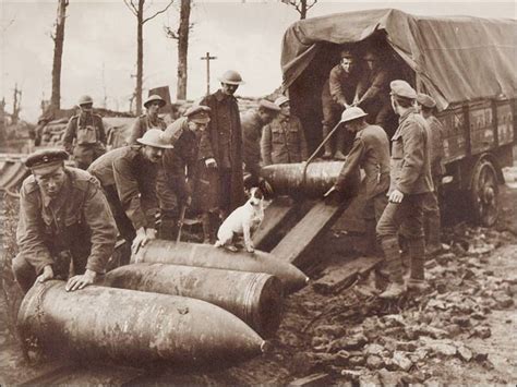 Unloading 15 Inch Howitzer Shells Pictures Of World War I