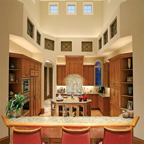 High Ceiling Kitchen I Like The Way The Cabinets Are Done House
