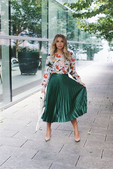What To Wear To Work Green Skirt Outfits Green Pleated Skirt Metallic Skirt Outfit