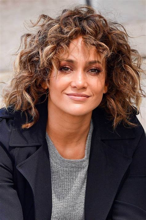 If you think bronzed and glowy when you think jennifer lopez—we get it. Jennifer Lopez's Short Hairstyles and Haircuts - 30+