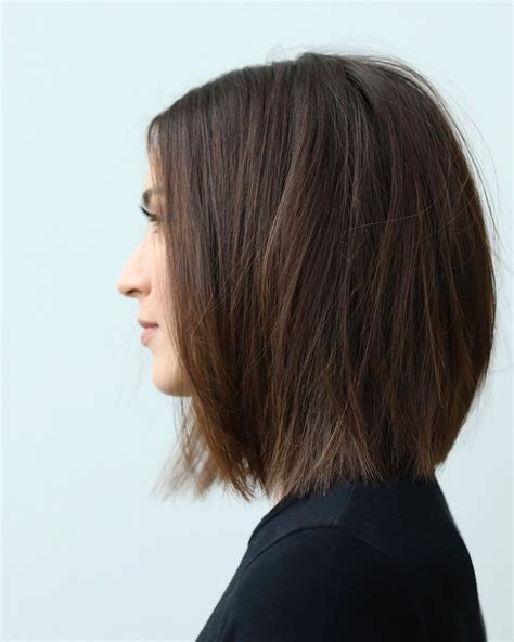 This bob haircut is best suited for people with round faces. 10 Modern Short Bob Haircut - 2021 Easy Short Hairstyles ...