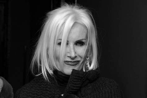 Лосьон для снятия макияжа с глаз кора kora. Kora nie żyje. Miała 67 lat. Olga Sipowicz zmarła 28 lipca ...