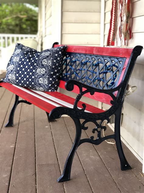 Patriotic Flag Park Bench With Lights In 2020 Cast Iron Garden Bench