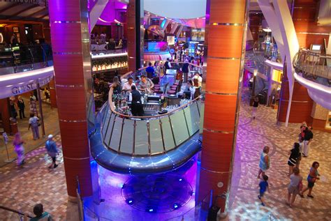 Anyone considering a cruise on royal caribbean's oasis of the seas will want to consider this planning guide for an optimal first time experience. Royal Caribbean International - Cruise Dialysis
