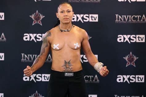 Pfl Challenger Series In Fake World Helen Peralta Just Wants To Be Promoted As A Fighter