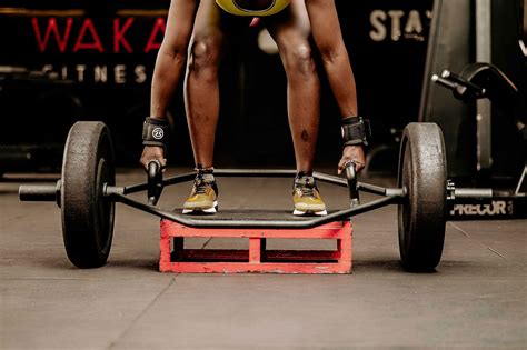 8 Most Effective Deadlift Warm Up Exercises You Need To Try