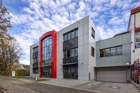 Robert ostermeier und sein team halten uns seit vielen jahren den rücken frei, damit wir uns auf das wesentliche konzentrieren können, anstatt uns mit reise und logistik zu beschäftigen. FC Bayern München AG - eine Referenz der DS elektrotherm GmbH