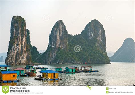 halong-bay,-vietnam-unesco-world-heritage-site-royalty-free-stock